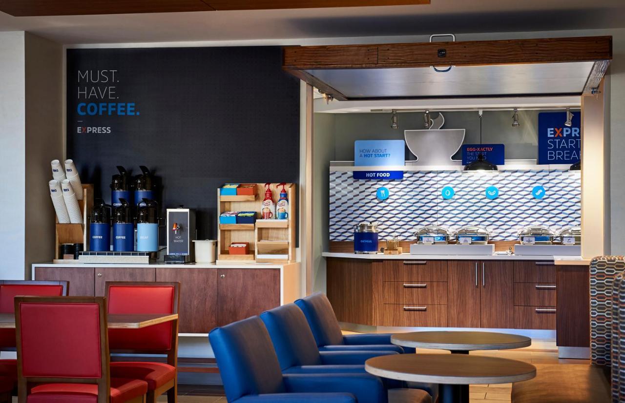 Holiday Inn Express & Suites - Lindale By Ihg Luaran gambar