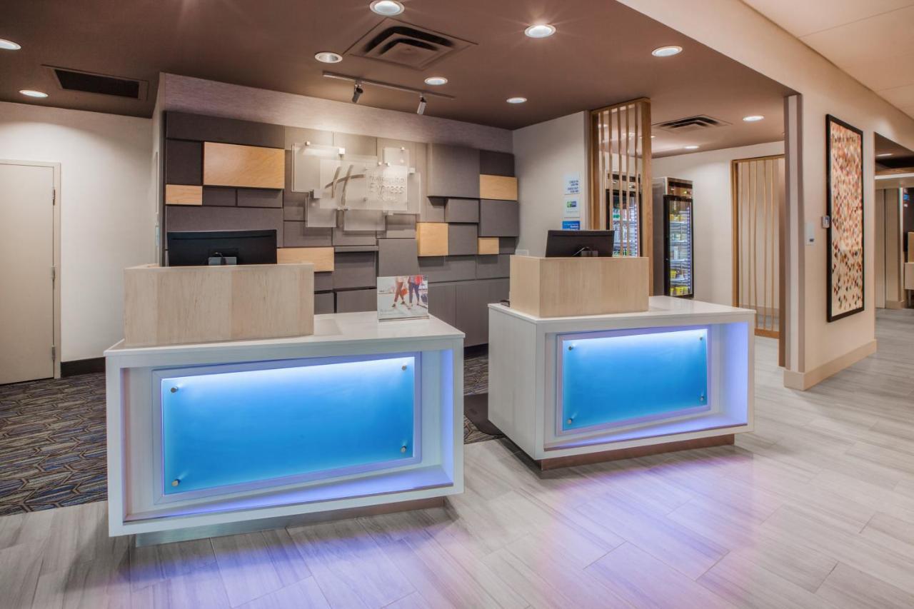 Holiday Inn Express & Suites - Lindale By Ihg Luaran gambar