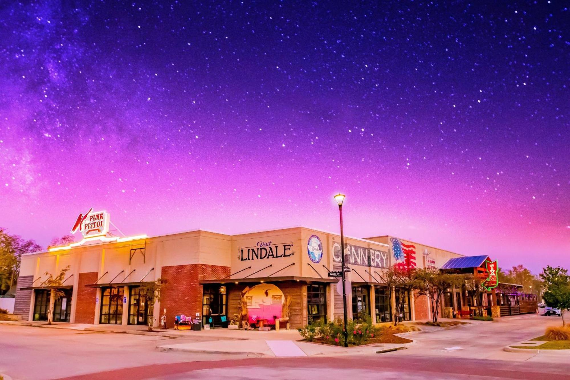 Holiday Inn Express & Suites - Lindale By Ihg Luaran gambar