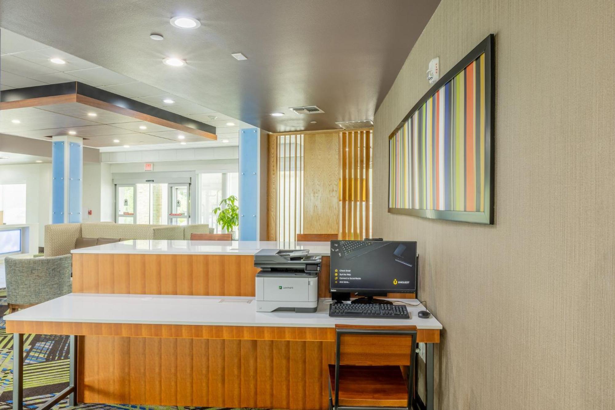 Holiday Inn Express & Suites - Lindale By Ihg Luaran gambar