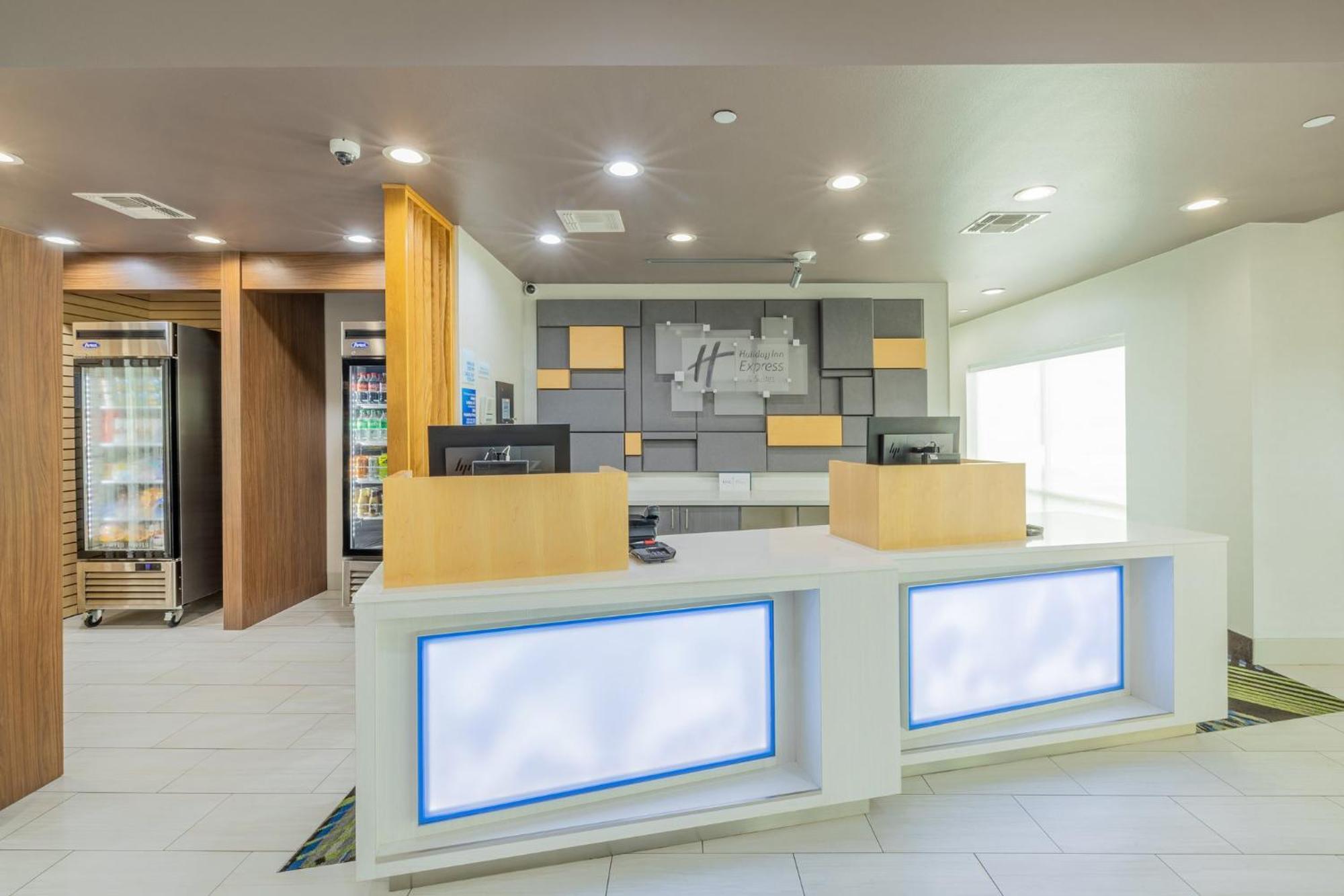 Holiday Inn Express & Suites - Lindale By Ihg Luaran gambar