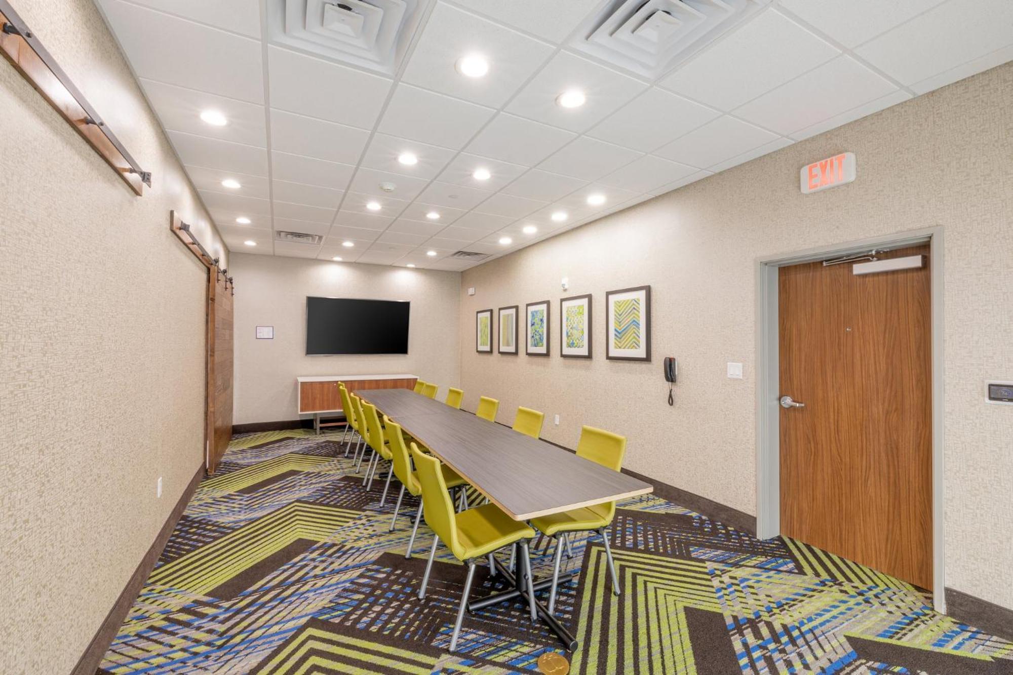 Holiday Inn Express & Suites - Lindale By Ihg Luaran gambar