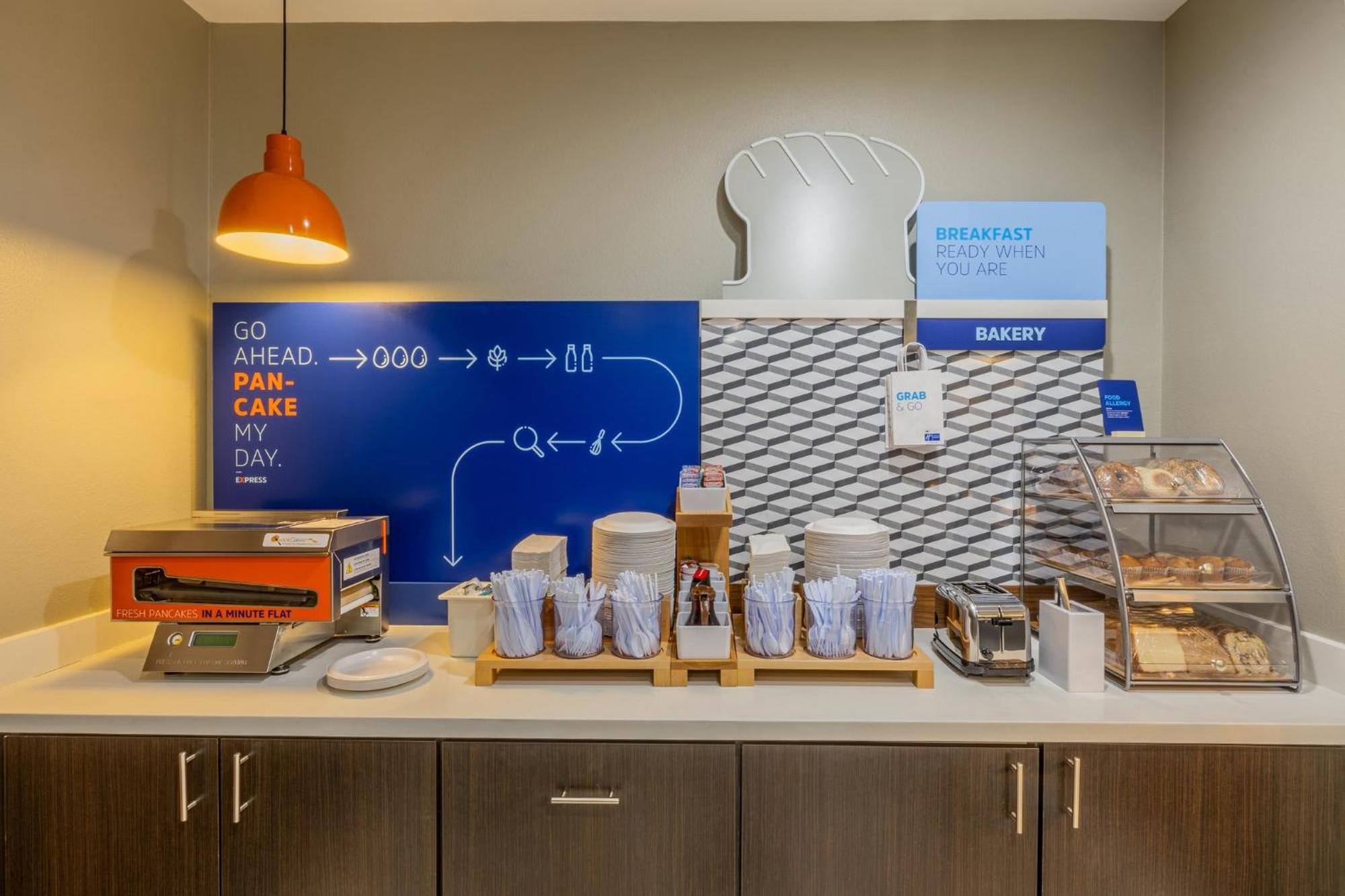 Holiday Inn Express & Suites - Lindale By Ihg Luaran gambar