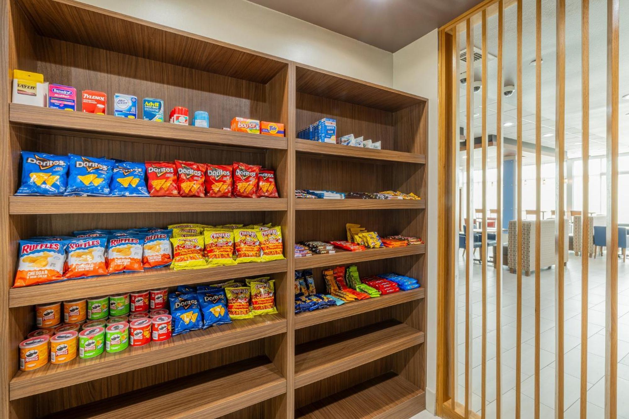 Holiday Inn Express & Suites - Lindale By Ihg Luaran gambar