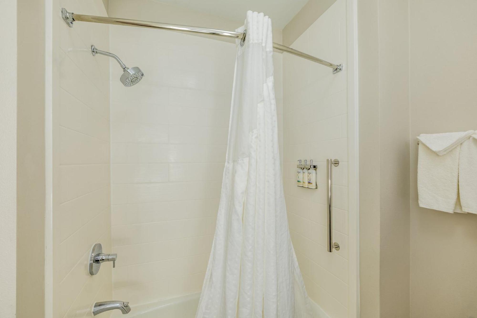 Holiday Inn Express & Suites - Lindale By Ihg Luaran gambar