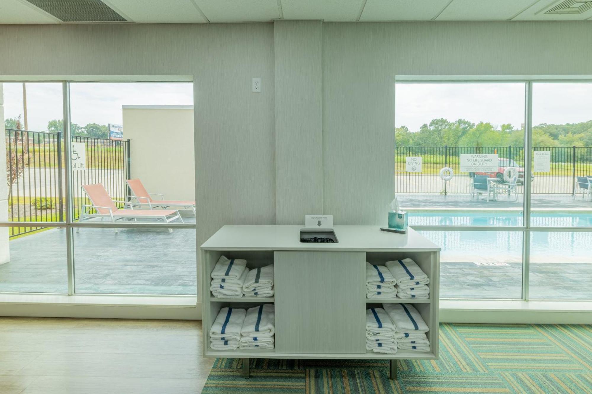 Holiday Inn Express & Suites - Lindale By Ihg Luaran gambar