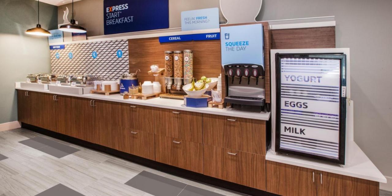 Holiday Inn Express & Suites - Lindale By Ihg Luaran gambar